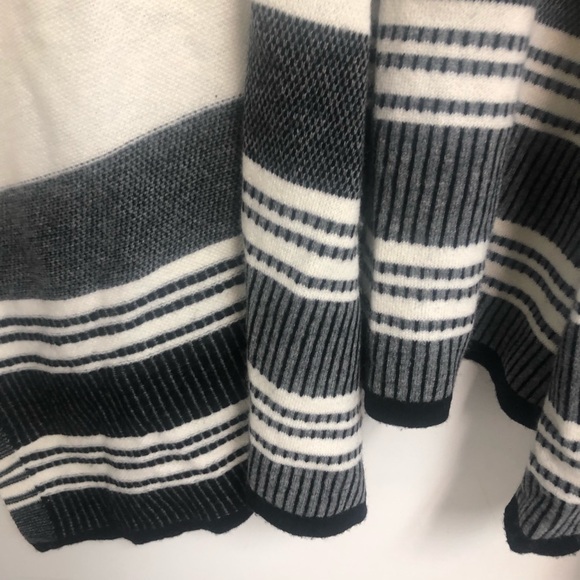 Vince Wool/Cashmere Striped Open Poncho Size M/L - Picture 3 of 7